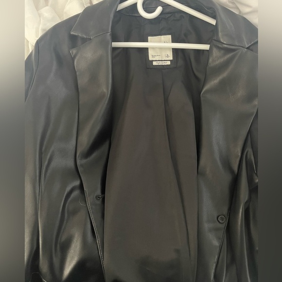 ABERCROMBIE VEGAN LEATHER BLAZER - Picture 2 of 3